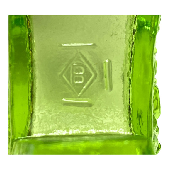 Daisy Button Bow Slipper Shoe Boyd Glass 1993-1998 Tangy Lime Vaseline GLOWS - Picture 6 of 15